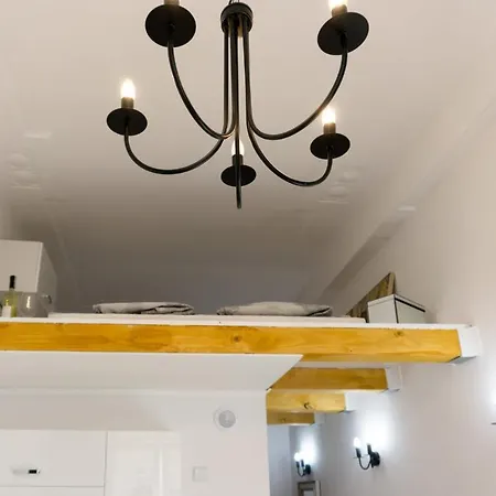 Klimatyczny Apartament Z Antresola